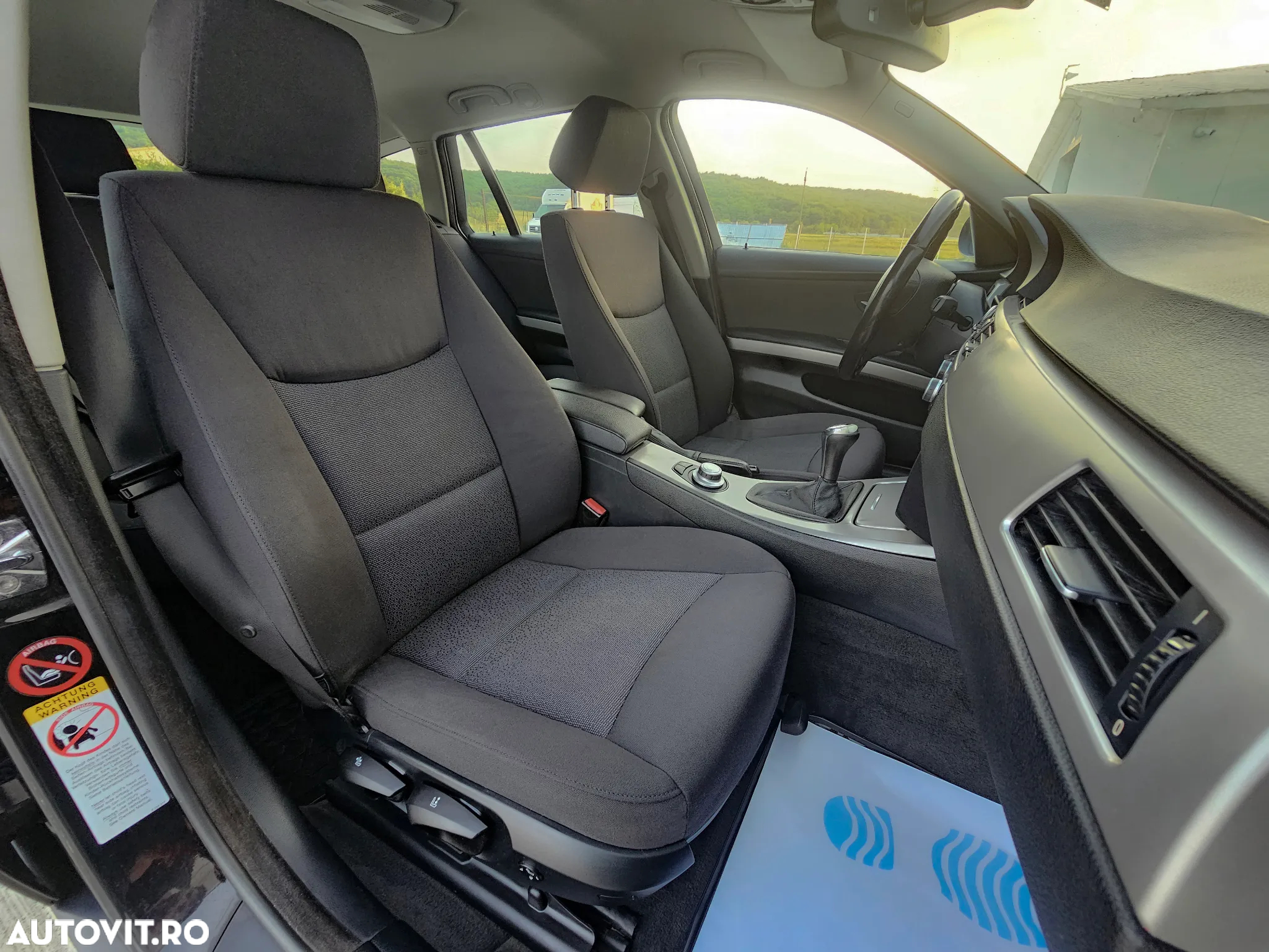 BMW Seria 3 320d DPF Touring - 27