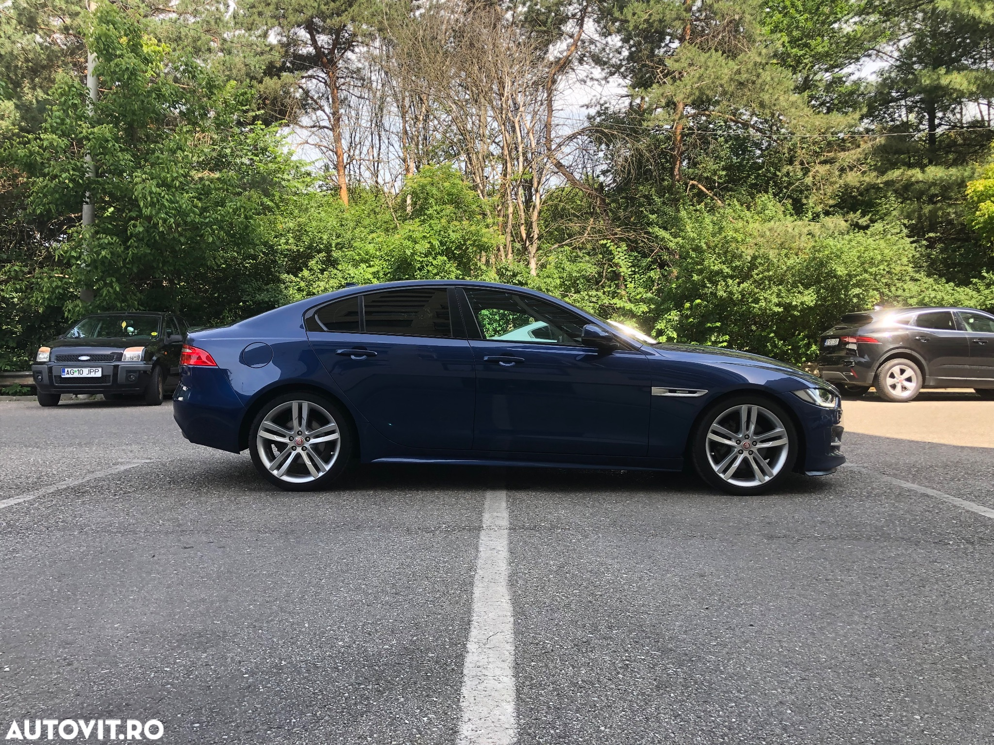 Jaguar XE 2.0 AWD R-Sport - 2
