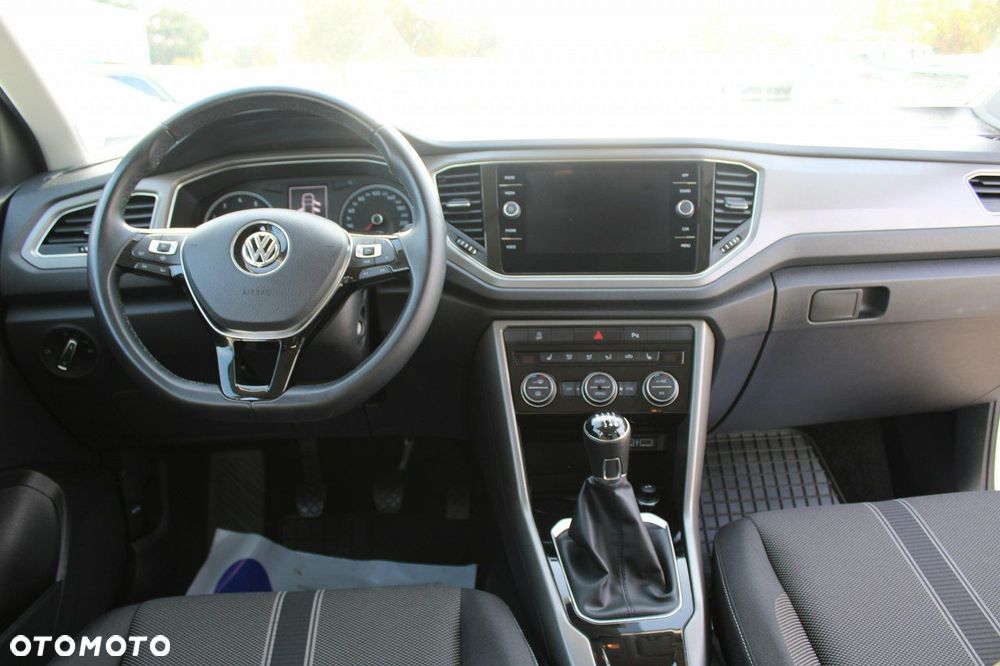 Volkswagen T-Roc - 17