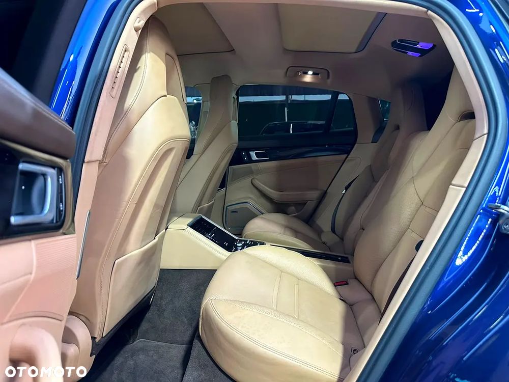 Porsche Panamera 4S - 11