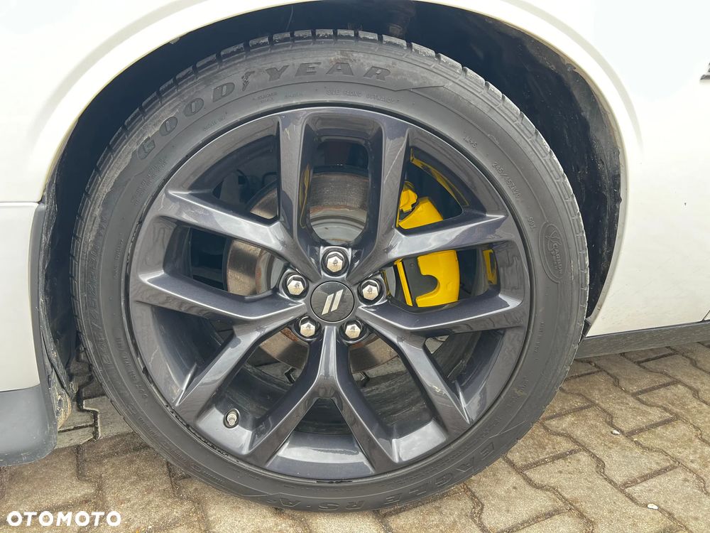 Dodge Challenger 5.7 R/T - 4