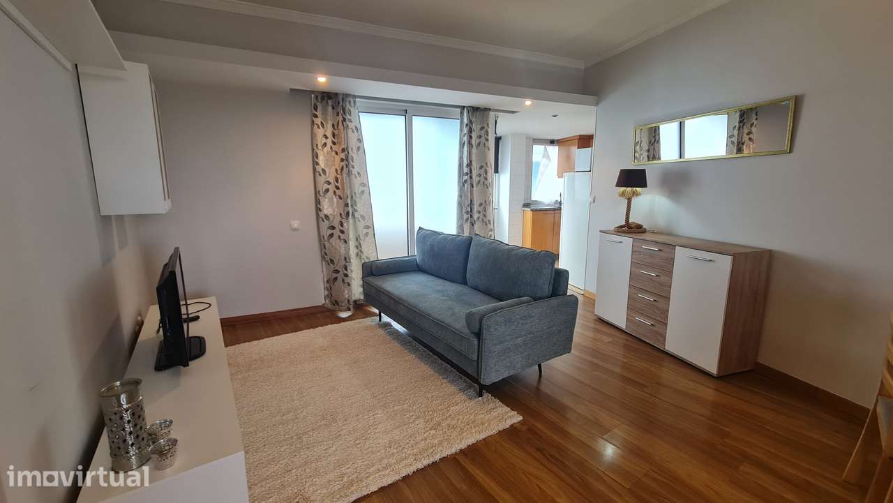 T1 localizado no Lido / Ajuda - Piscina no ultimo piso - Grande imagem: 4/7