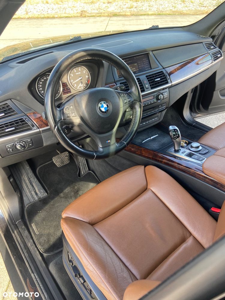 BMW X5 4.8i xDrive - 6