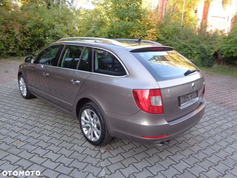 Skoda Superb Combi 2.0 TDI Green tec Elegance - 6
