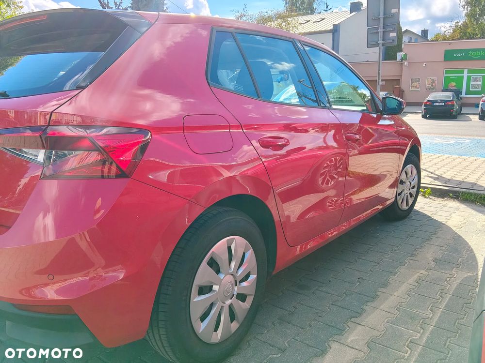 Skoda Fabia 1.0 Essence - 5