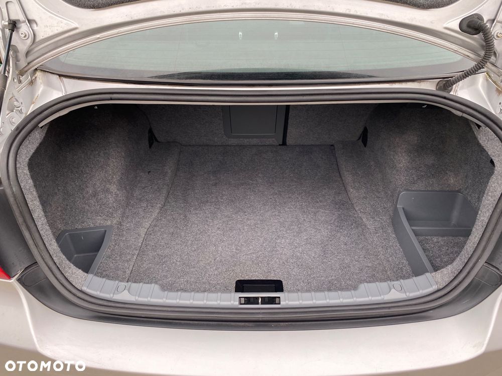 BMW Seria 3 320i - 11