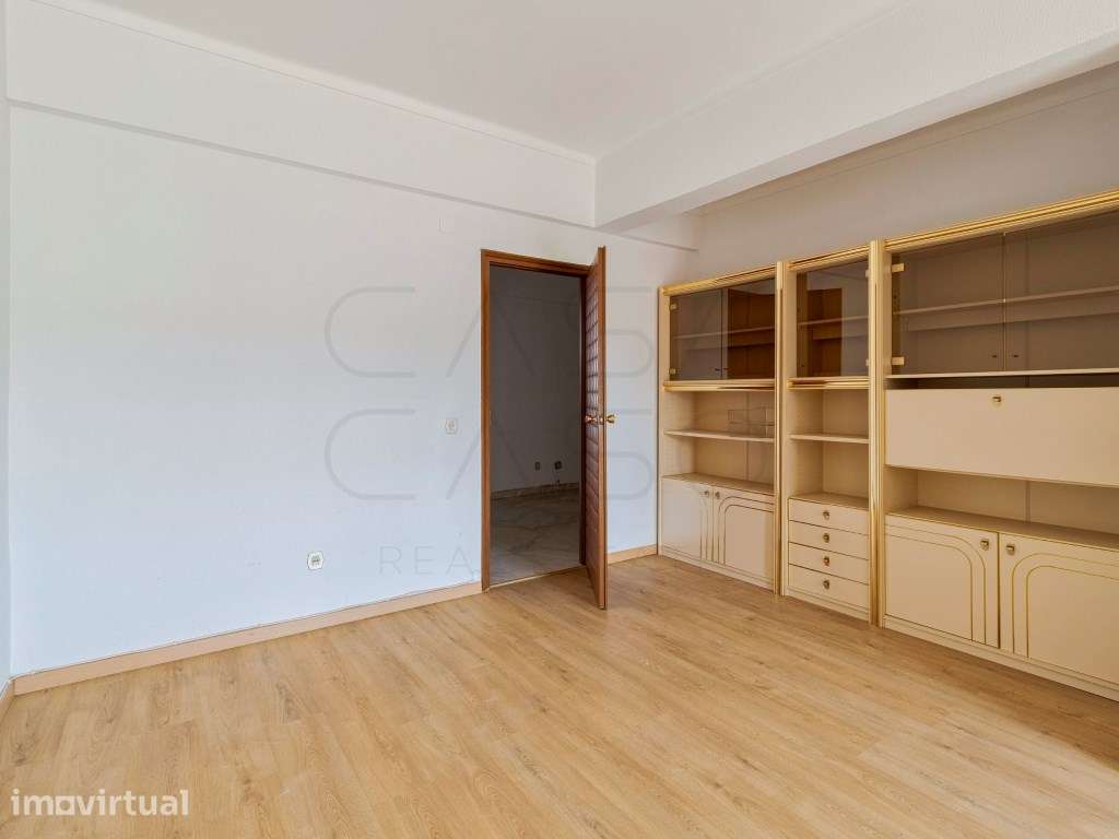 Apartamento T2 no Bairro do Liceu com excelentes areas - Grande imagem: 5/24