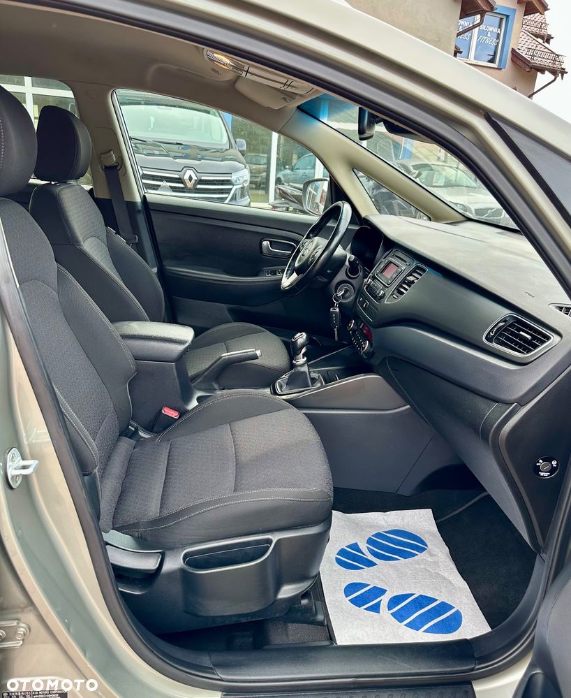 Kia Carens 1.6 GDI Dream-Team Edition - 12