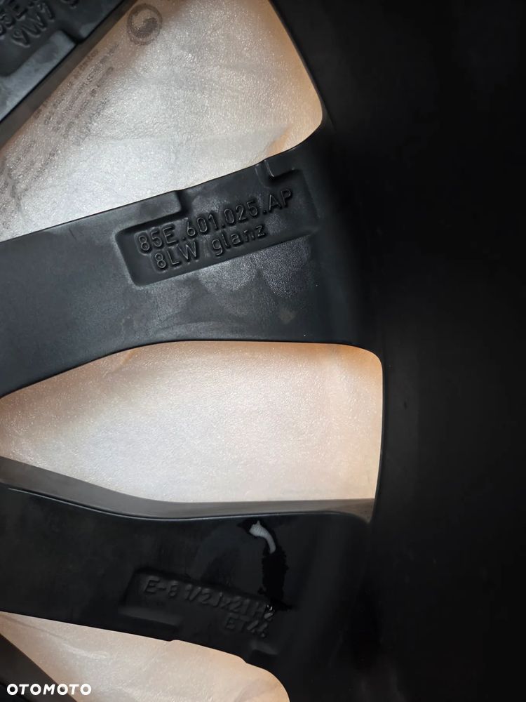 Felga Aluminiowa Audi A6 e-tron RS C9 21 Cali 85E601025AP E- 8,1/2Jx21H2 ET 46 - 17