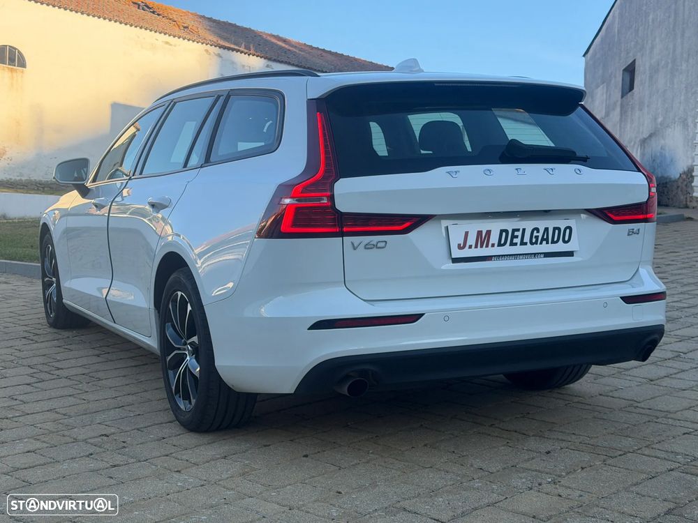 Volvo V60 2.0 B4 Momentum Geartronic - 4