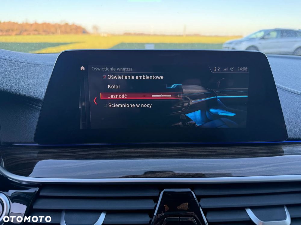 BMW Seria 5 520d xDrive Luxury Line sport - 31