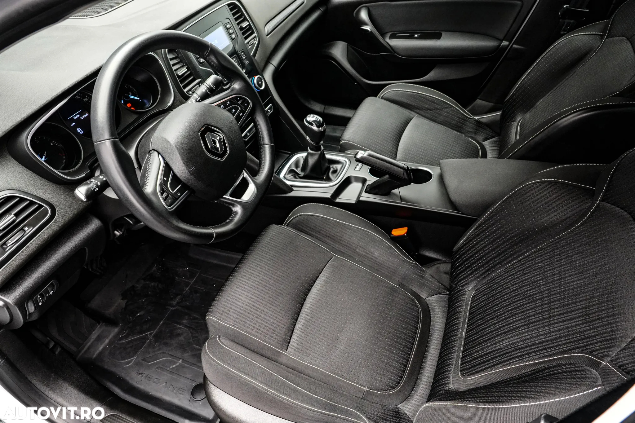 Renault Megane Blue dCi 116 Zen - 12