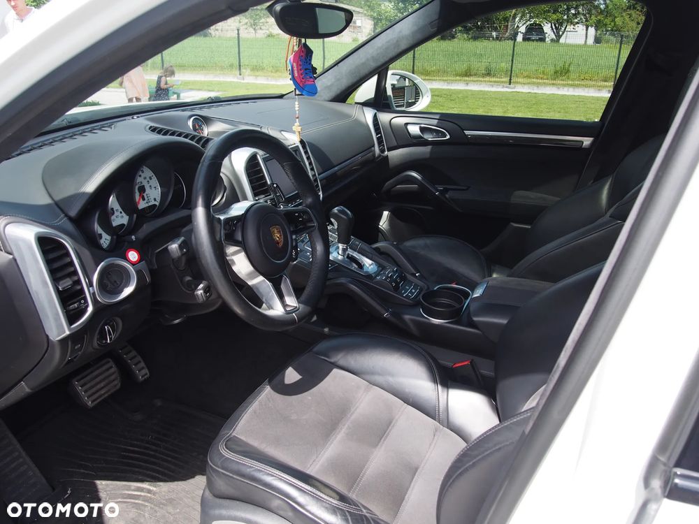 Porsche Cayenne GTS - 7