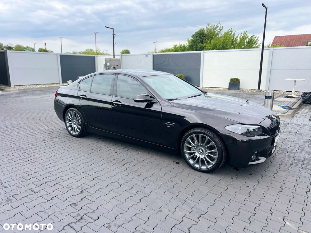 BMW Seria 5 550i xDrive Sport-Aut Luxury Line - 3