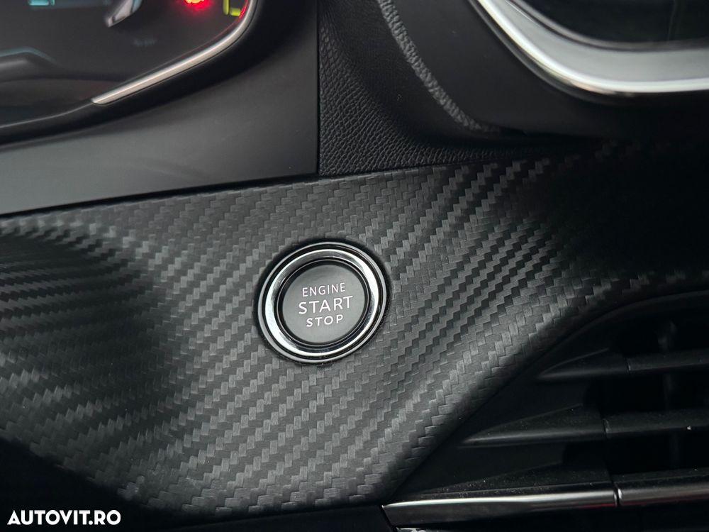 Peugeot 2008 e-2008 Allure - 27