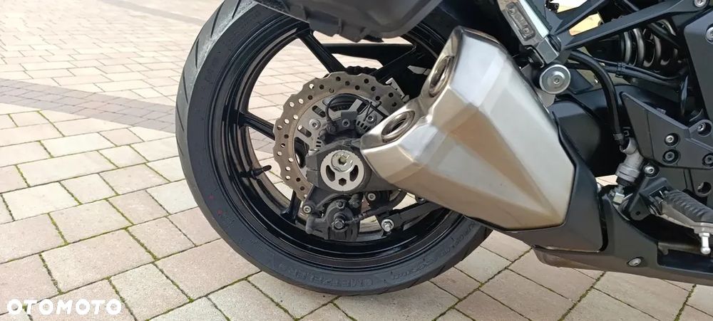 Kawasaki Ninja 1000 SX - 23