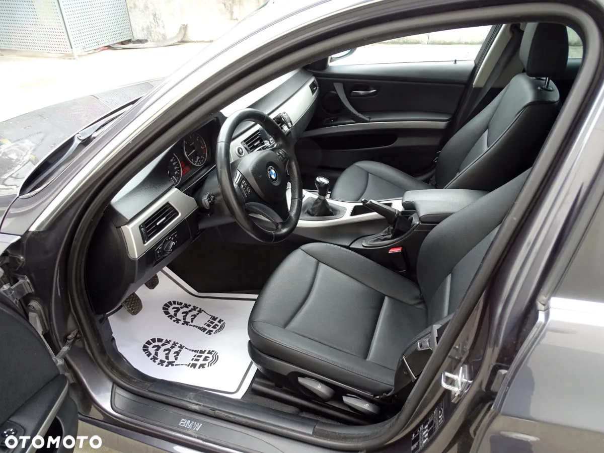 BMW Seria 3 330xd DPF Touring - 10