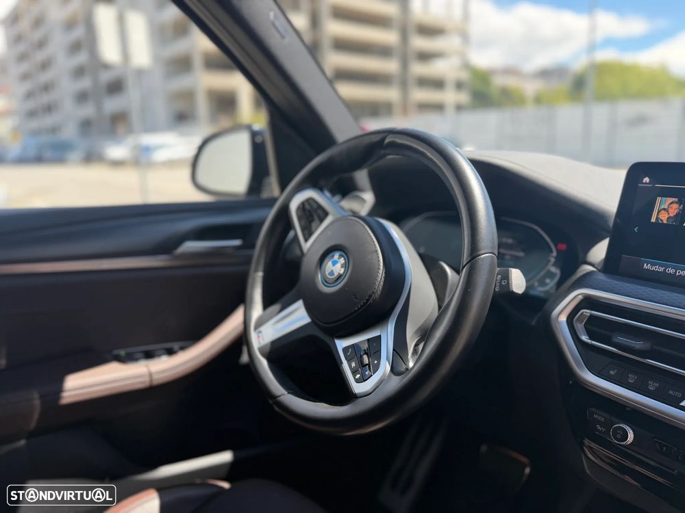 BMW X3 30 e xDrive Pack M 50 anos - 18