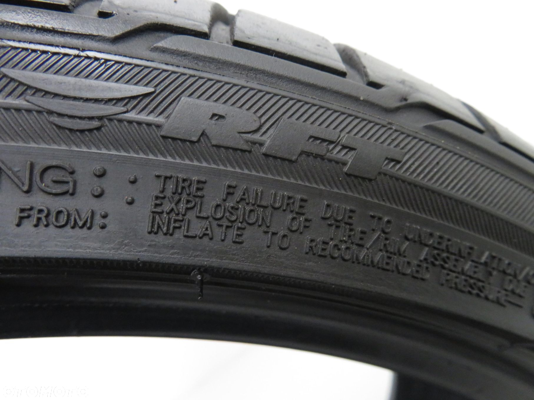 225/35R19 Bridgestone Potenza RE050A 88Y XL RFT - 9