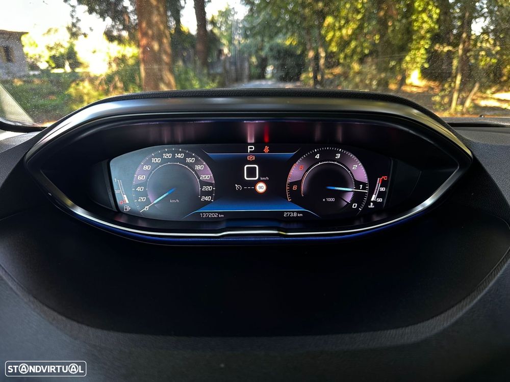 Peugeot 3008 1.5 BlueHDi Allure Pack EAT8 - 22