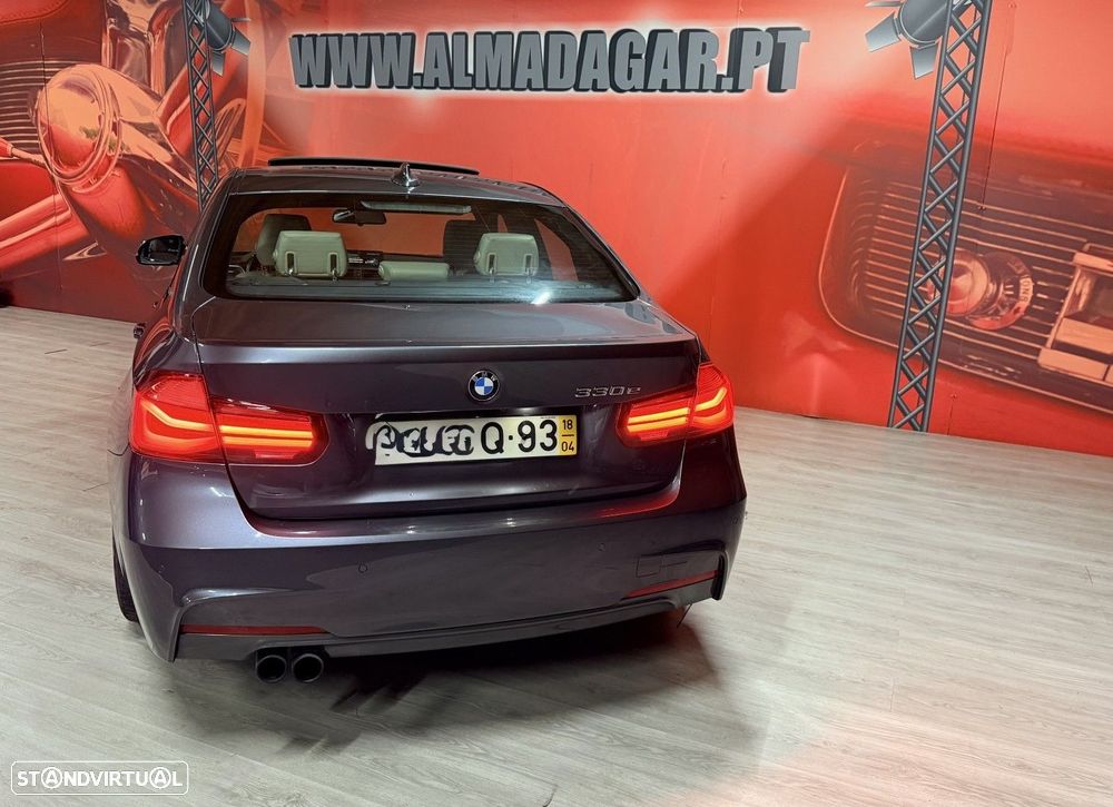 BMW 330 e iPerformance Pack M - 4