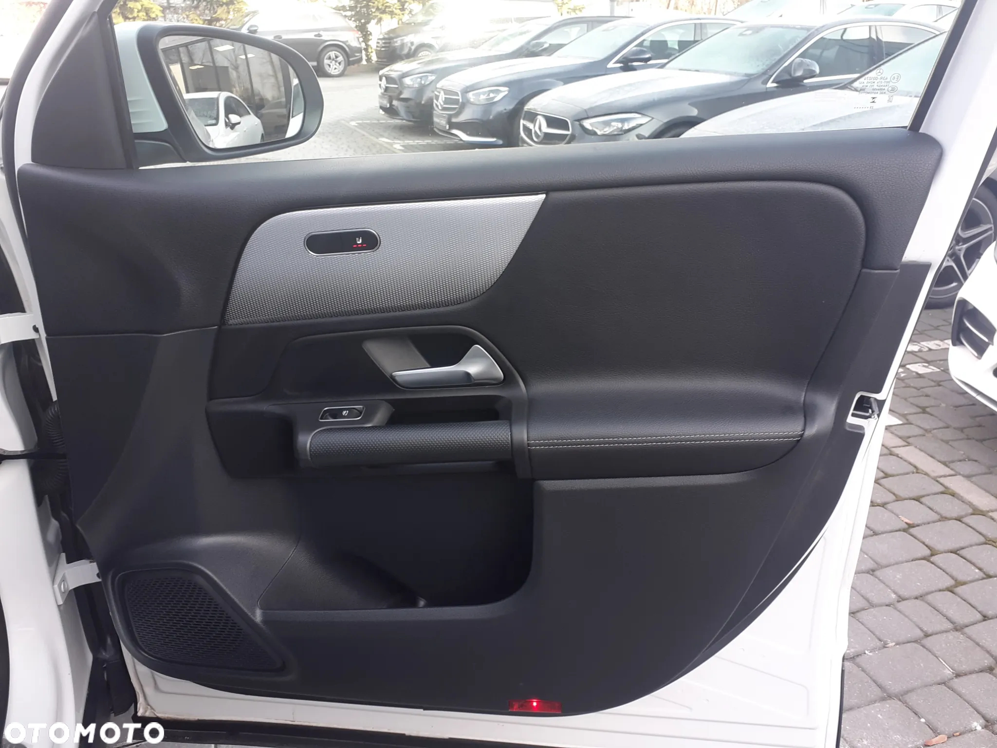 Mercedes-Benz GLB 250 4-Matic Style 8G-DCT - 31
