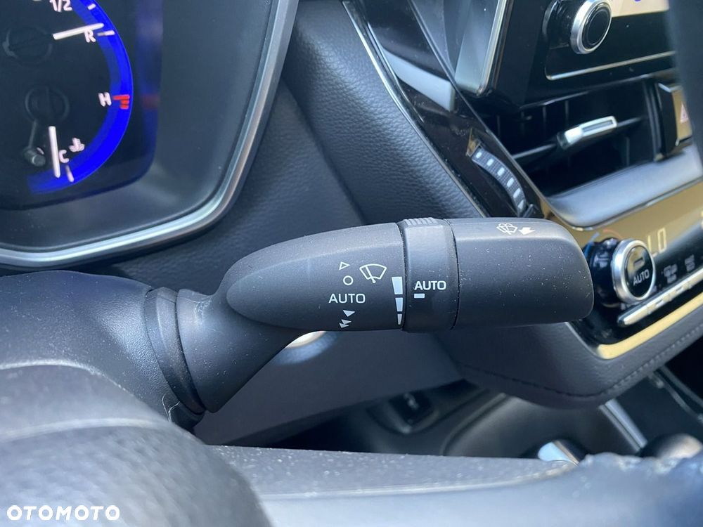 Toyota Corolla 1.8 Hybrid Comfort - 28