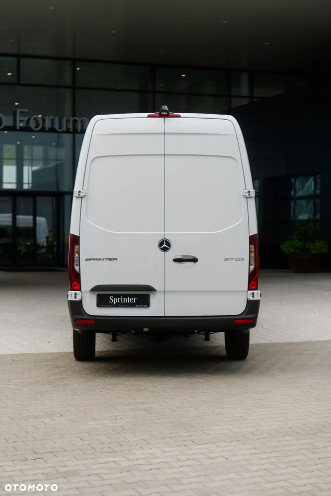 Mercedes-Benz Sprinter - 8