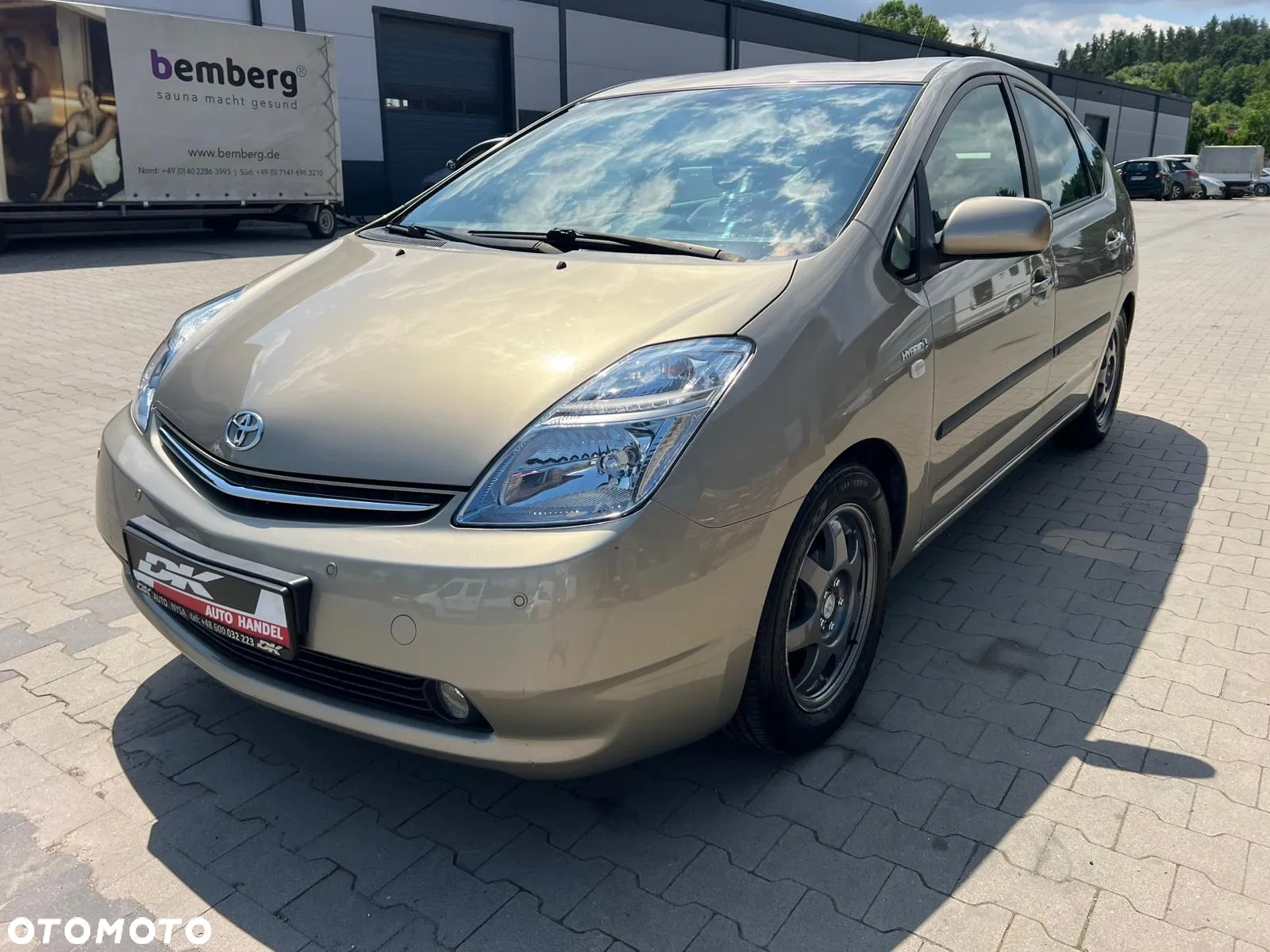 Toyota Prius (Hybrid) - 5