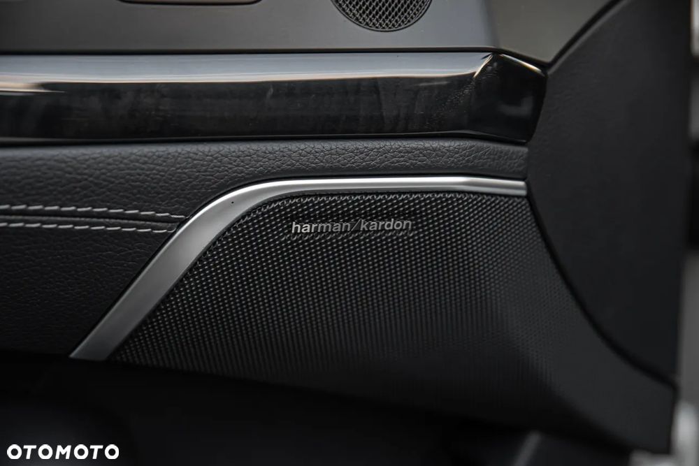 Mercedes-Benz SL 63 AMG AMG Speedshift MCT 7-Gang Sportgetriebe AMG Performance Package - 17