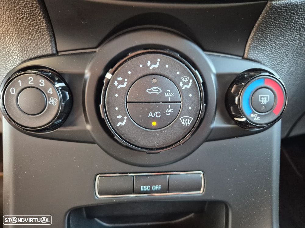 Ford Fiesta 1.6 EcoBoost c/ Pack Pele Desportiva ST - 7