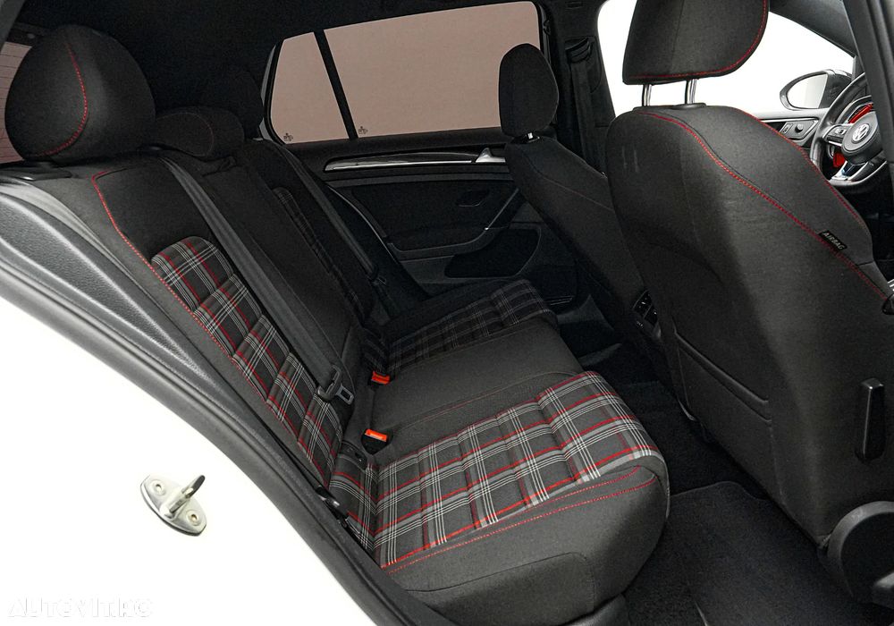 Volkswagen Golf GTI 2.0 TSI OPF DSG Performance - 17