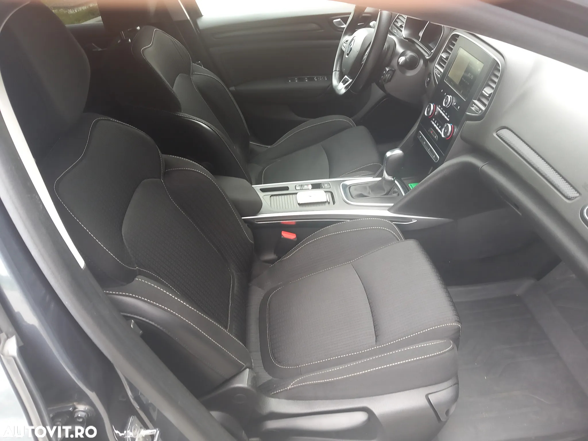 Renault Megane TCE 140 EDC Techno - 13