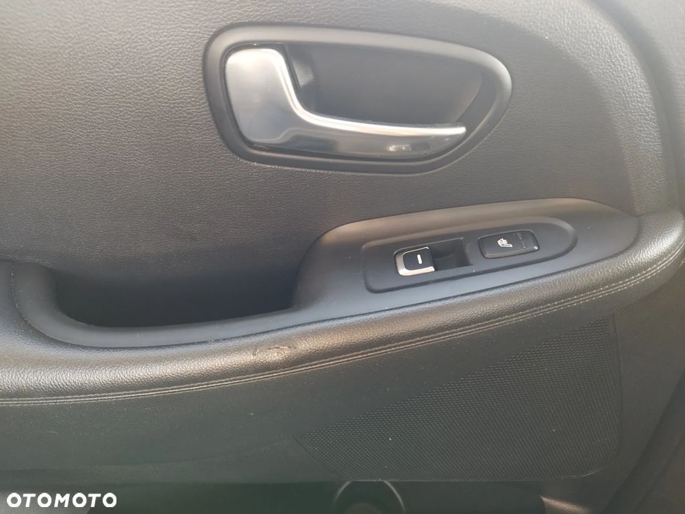 Kia Carens 1.6 GDI M - 21
