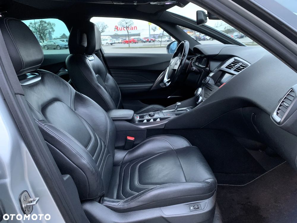 Citroën DS5 e-HDi 110 EGS6 SoChic - 4