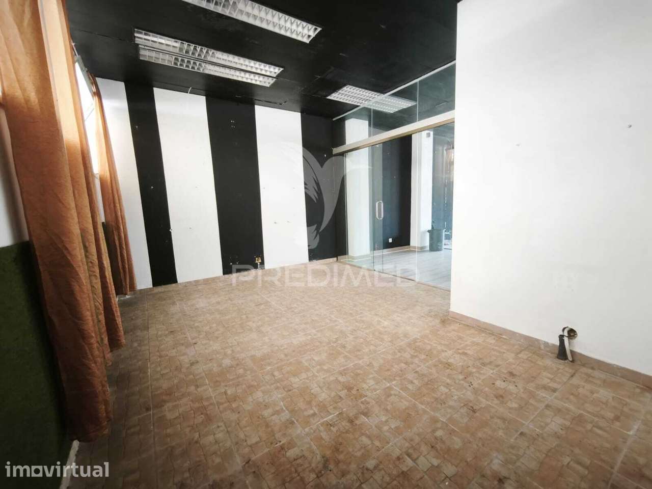 LOJA COM 112 m² | EXCELENTE OPORTUNIDADE DE INVESTIMENTO - Grande imagem: 5/14