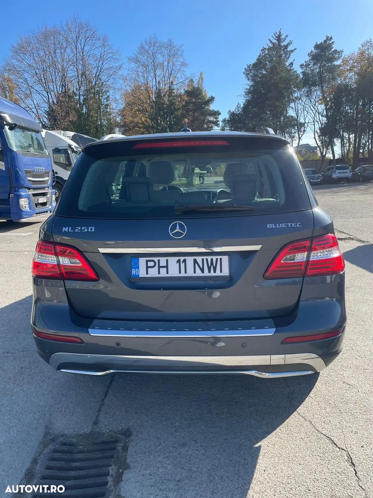 Mercedes-Benz ML 250 BlueTec 4MATIC Aut - 3