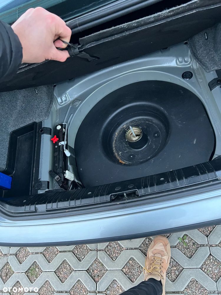 BMW Seria 3 318i - 11