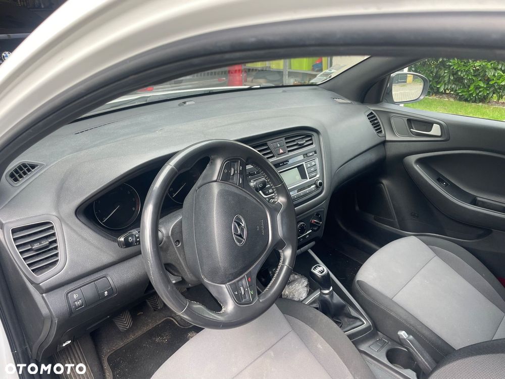 Hyundai i20 blue 1.2 Style - 8