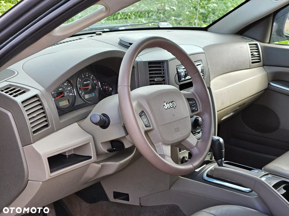 Jeep Grand Cherokee - 9