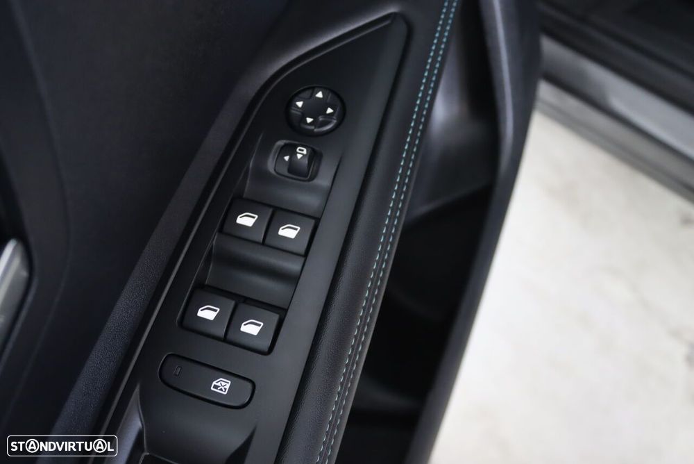 Peugeot 3008 1.6 Hybrid Allure Pack e-EAT8 - 17