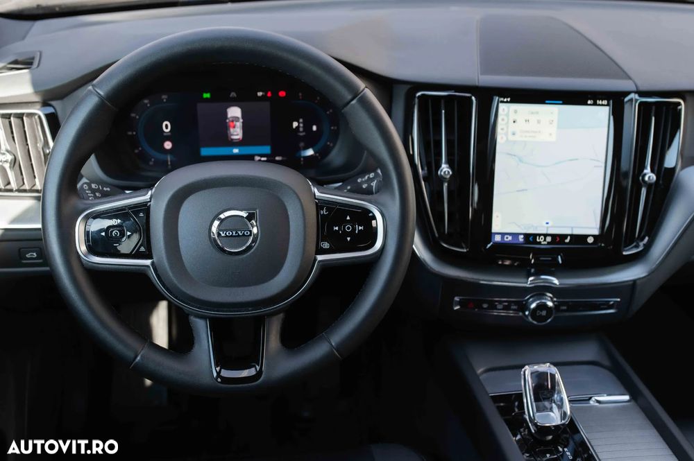 Volvo XC 60 B4 D AWD Plus Dark - 30