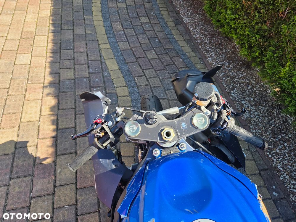Suzuki GSX-R - 4