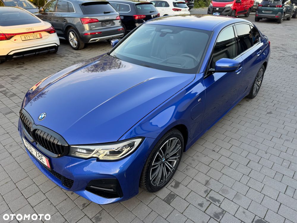 BMW Seria 3 330e M Sport - 1