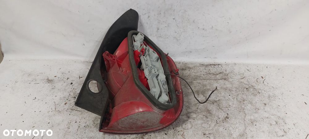 .  TYL TYLNA LAMPA LEWA RENAULT MODUS - 5