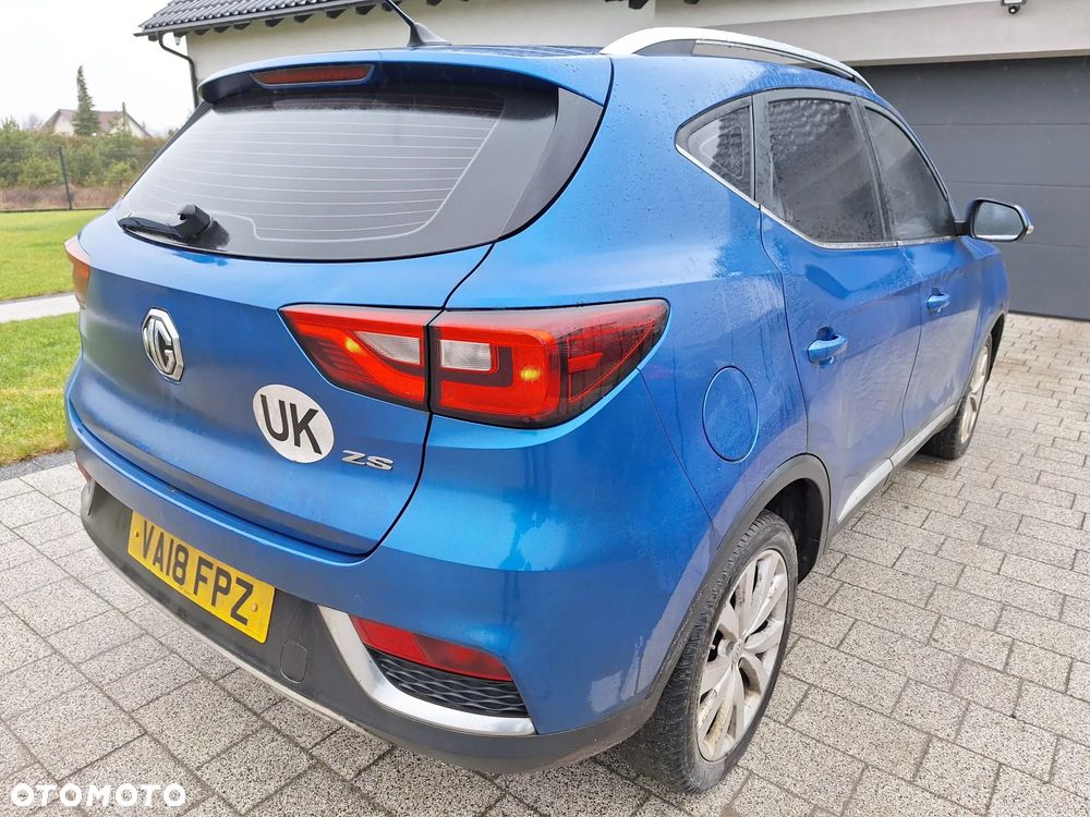 MG ZS - 15