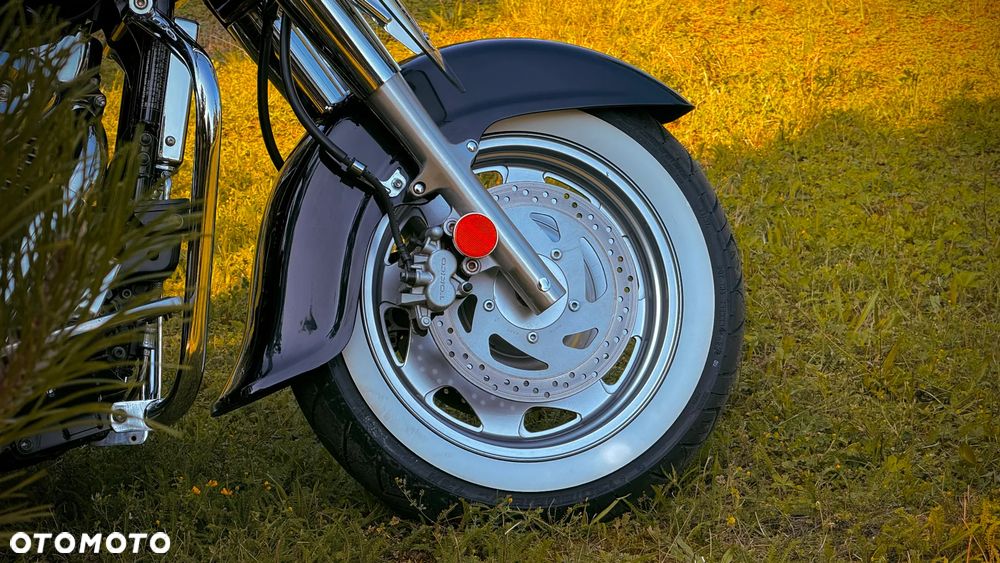 Suzuki Boulevard - 35