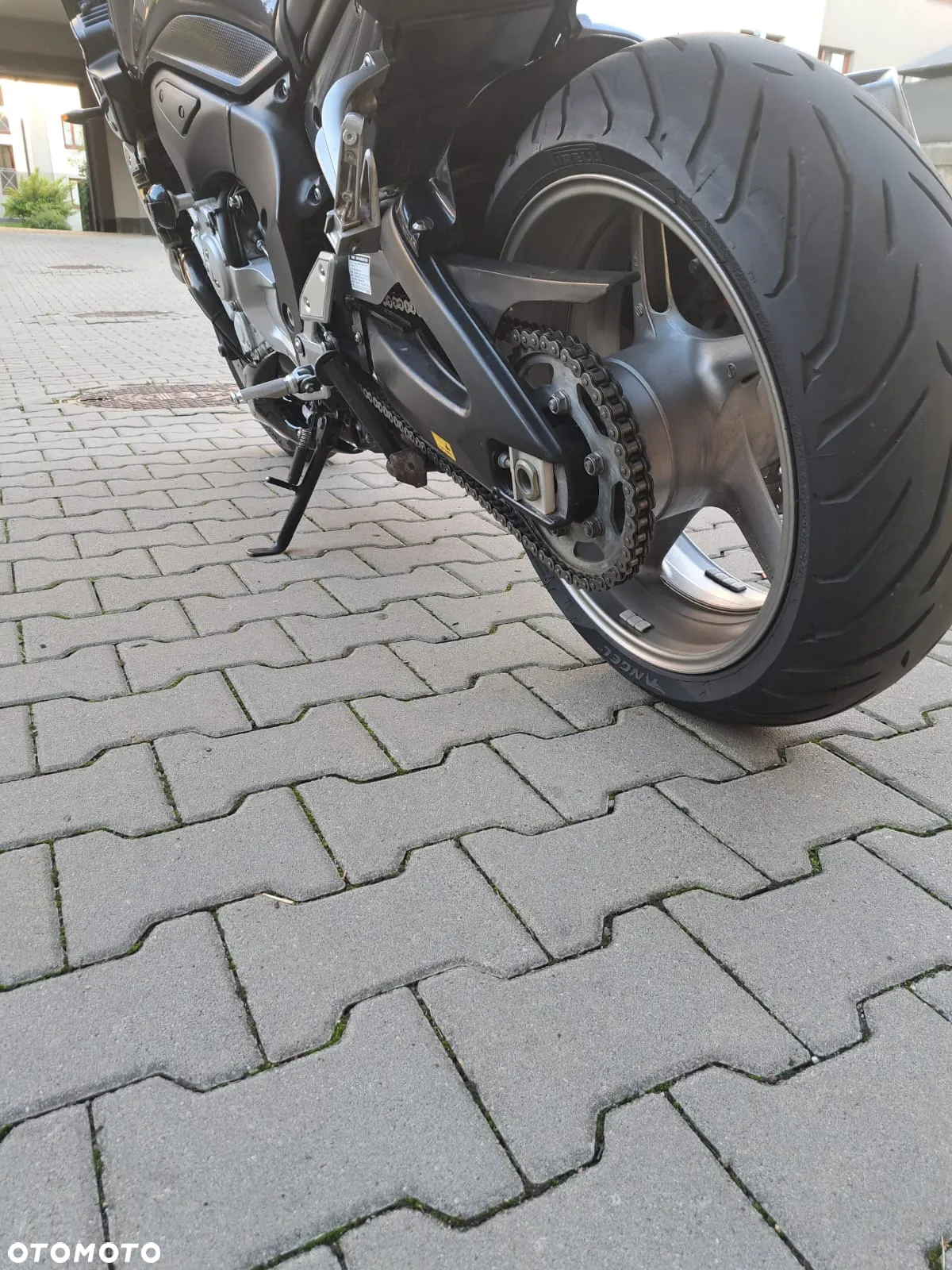 Yamaha FZ - 9