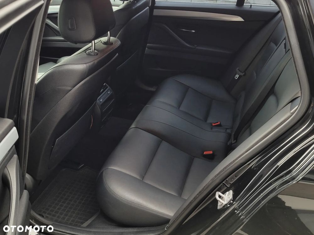 BMW Seria 5 525d - 9