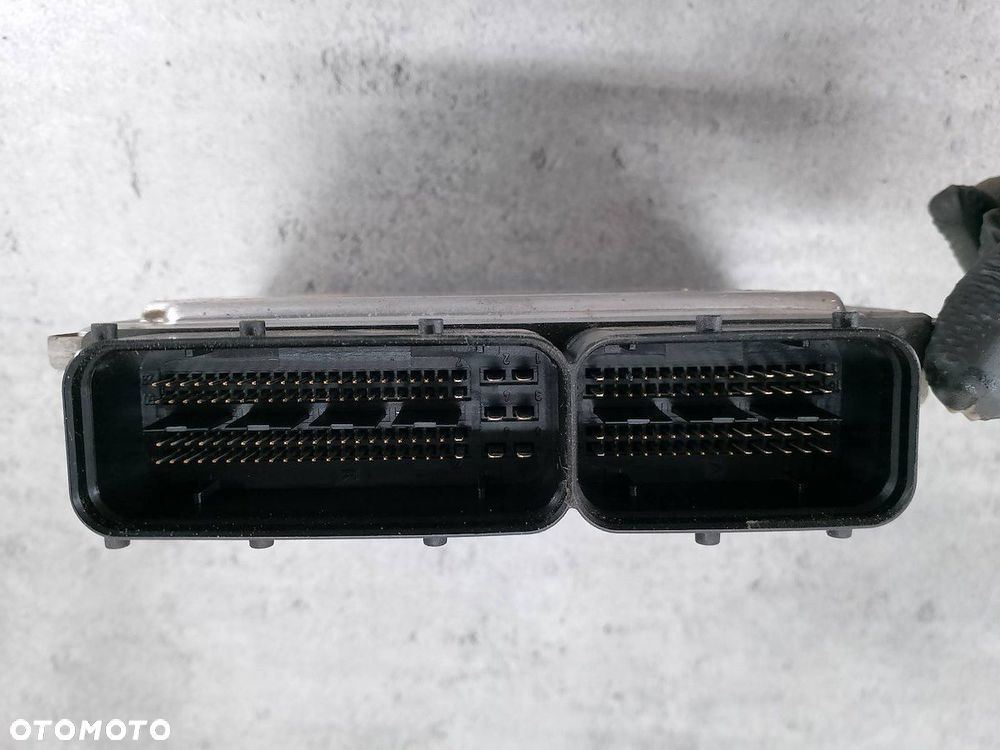 KOMPUTER, STEROWNIK SKODA OCTAVIA II 03C906056BS 0261S02143  1.6 FSI - 3